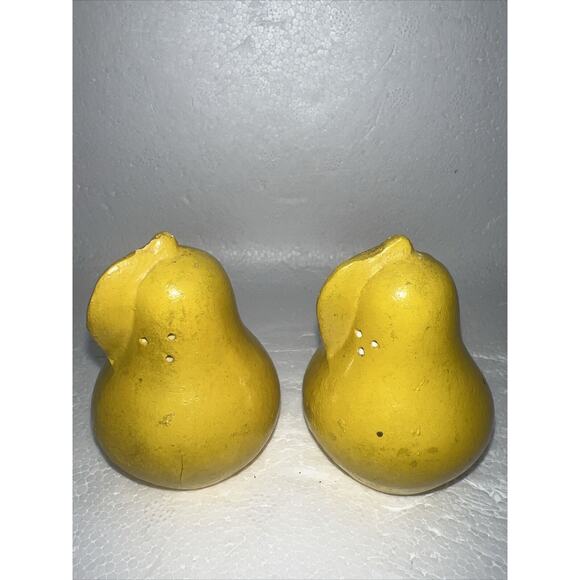 VINTAGE KITCHEN SALT & PEPPER SHAKERS CERAMIC YELLOW PEARS 2.5” - Picture 3 of 7